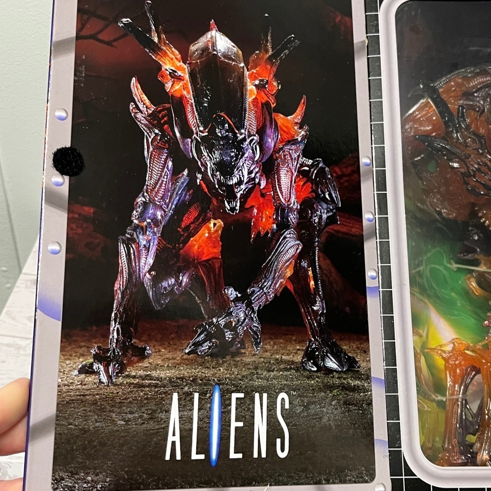 NECA Aliens Rhino Alien Action Figure Kenner Tribute Translucent Orange Black - Picture 12 of 12